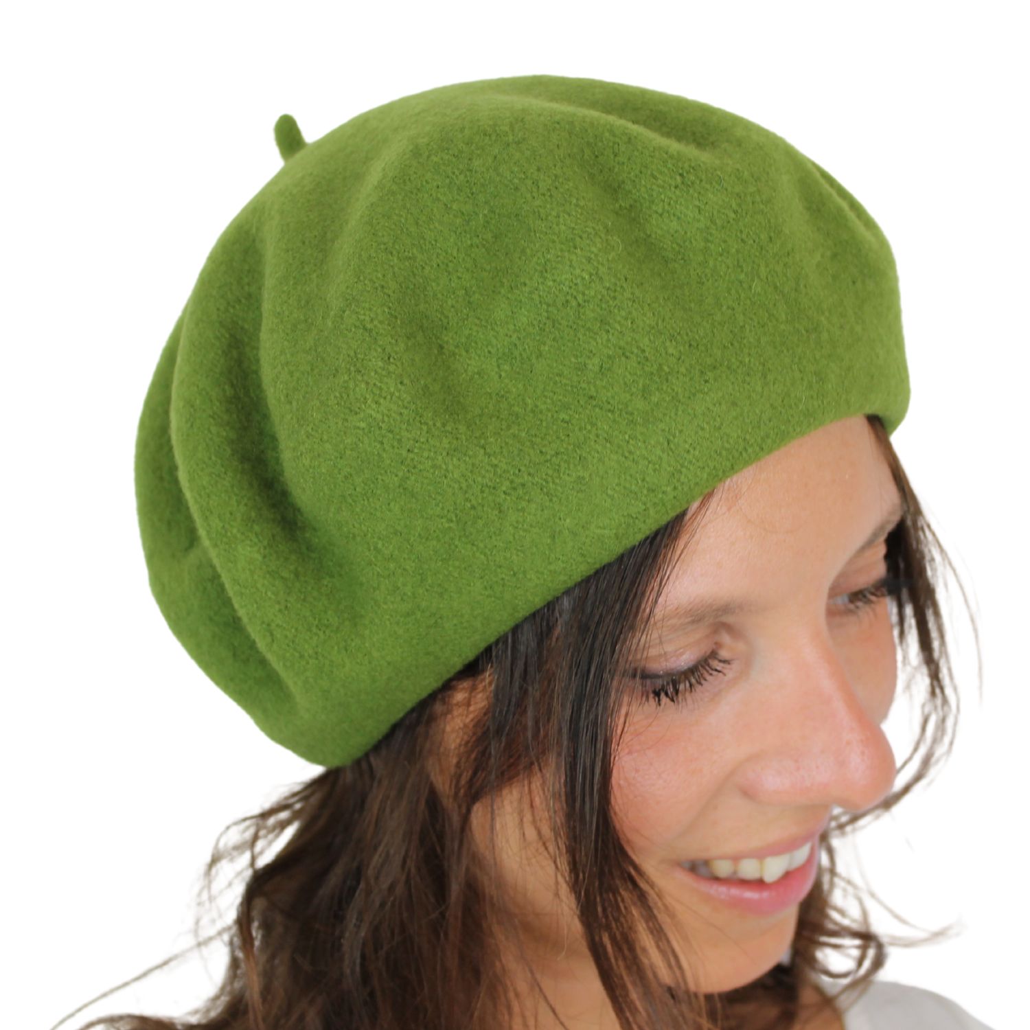 Cappello-modello-basco-in-pura-lana-colore-verde-prato