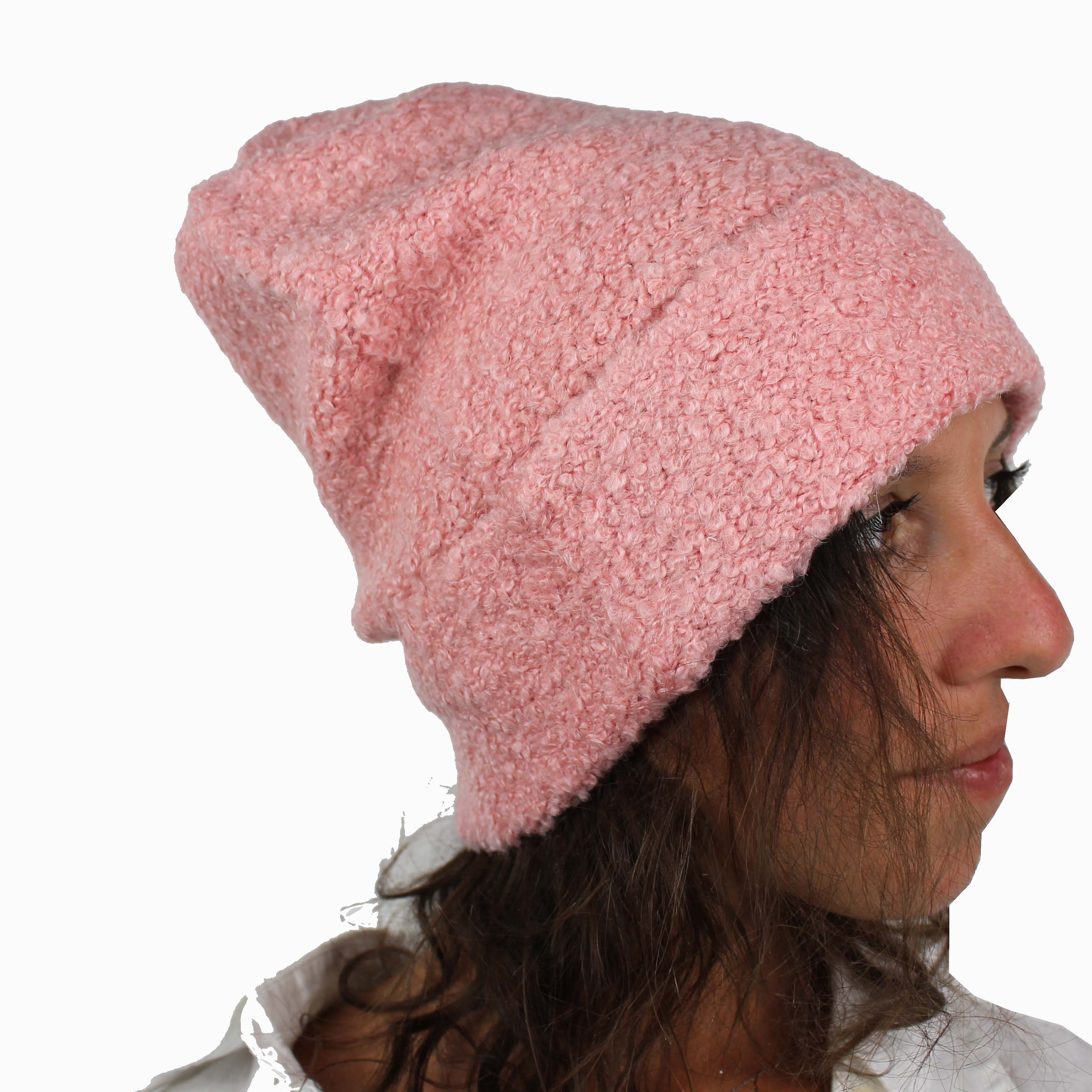 berretto-in-lana-boucle-colore-rosa