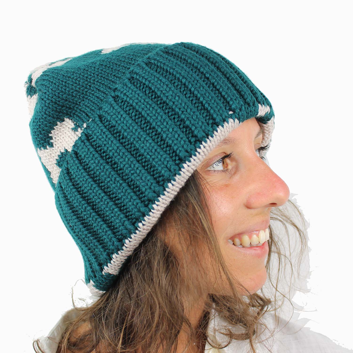 berretto-in-lana-maglia-da-donna-fantasia-fiore-colore-beige-e-verdone