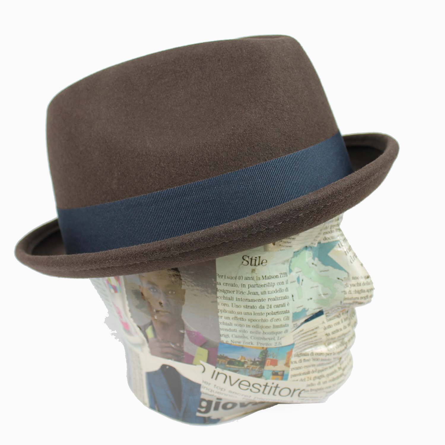 cappello-uomo-modello-pork-pie-colore-marrone-nastro-blu