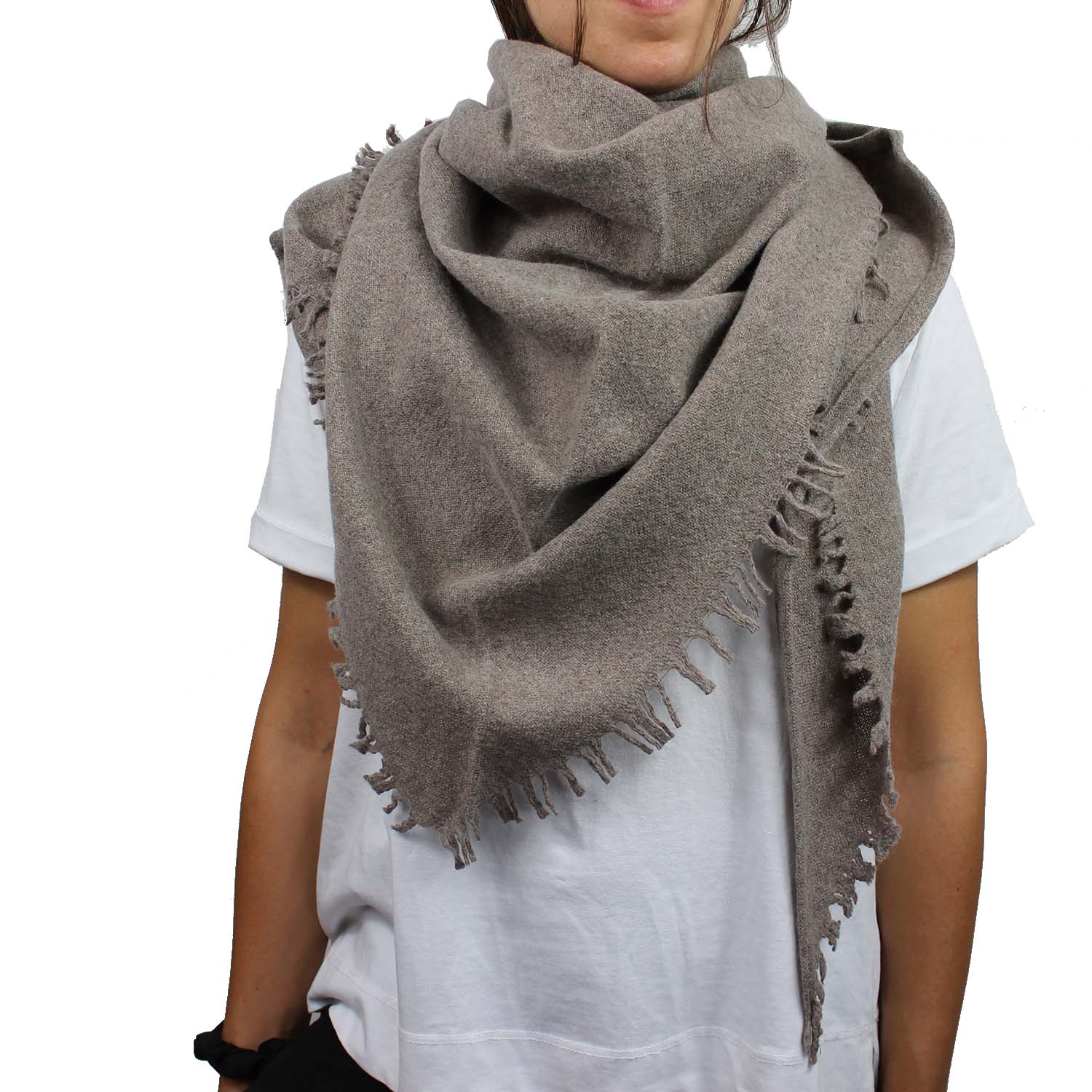 sciarpa-triangolo-donna-in-lana-e-cashmere-colore-tortora