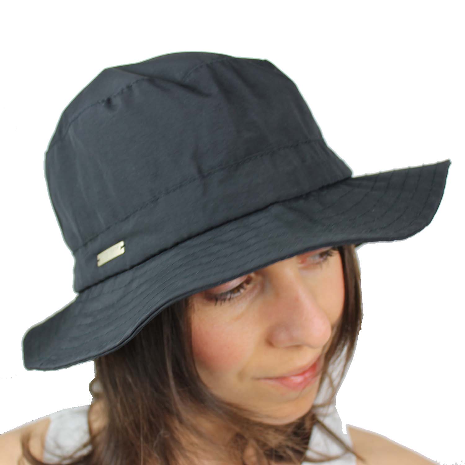 cappello-donna-in-tessuto-impermeabile-colore-nero