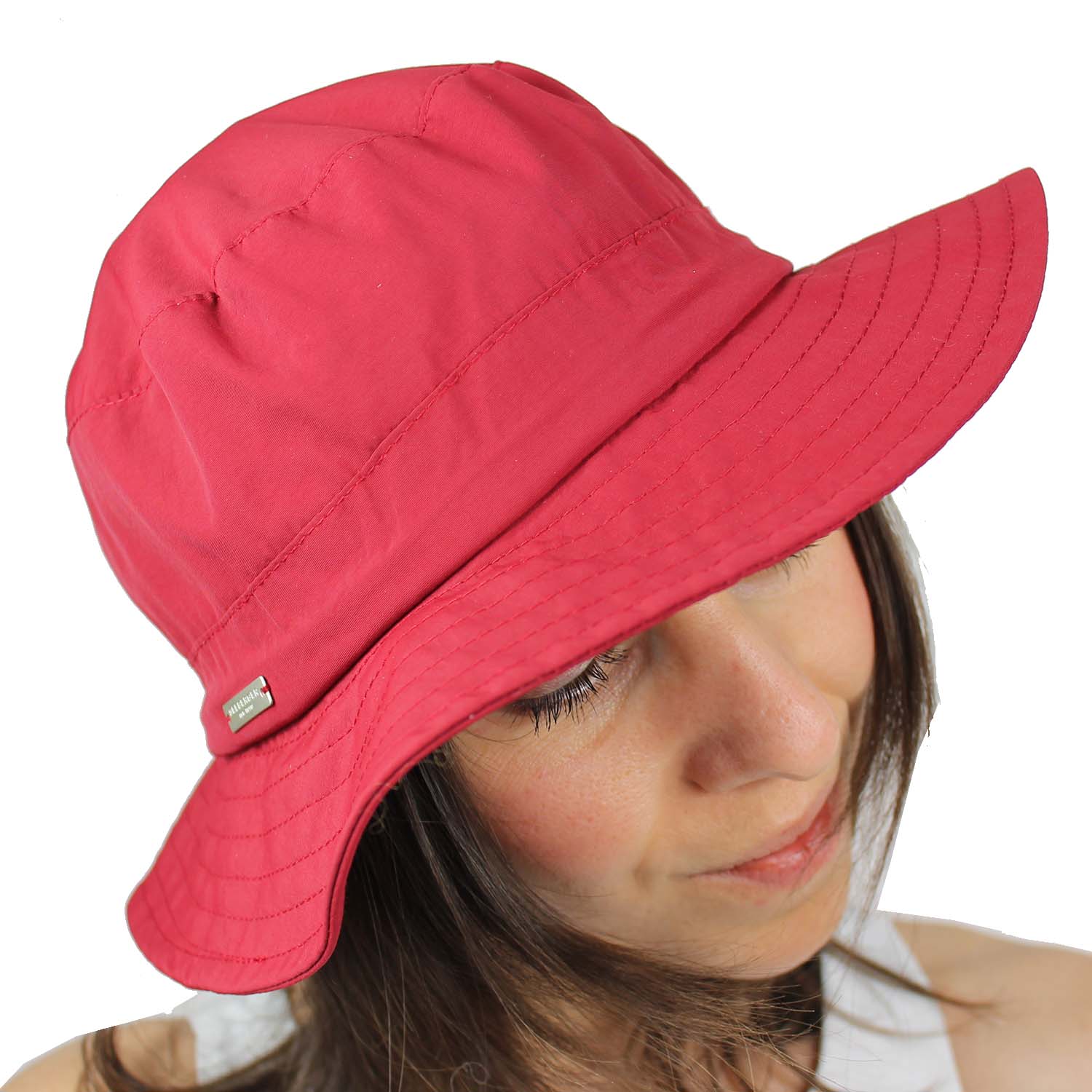 cappello-donna-in-tessuto-impermeabile-colore-rosso