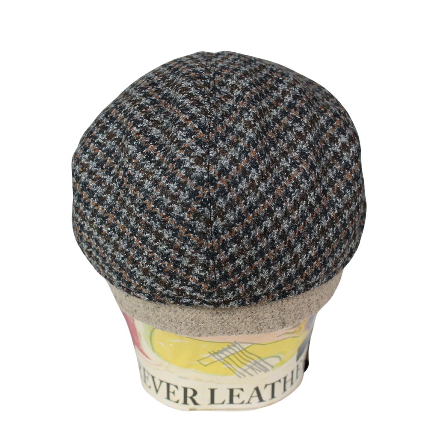 berretto-uomo-a-spicchi-in-tessuto-di-lana-fanasia-pied-de-poule-tortora