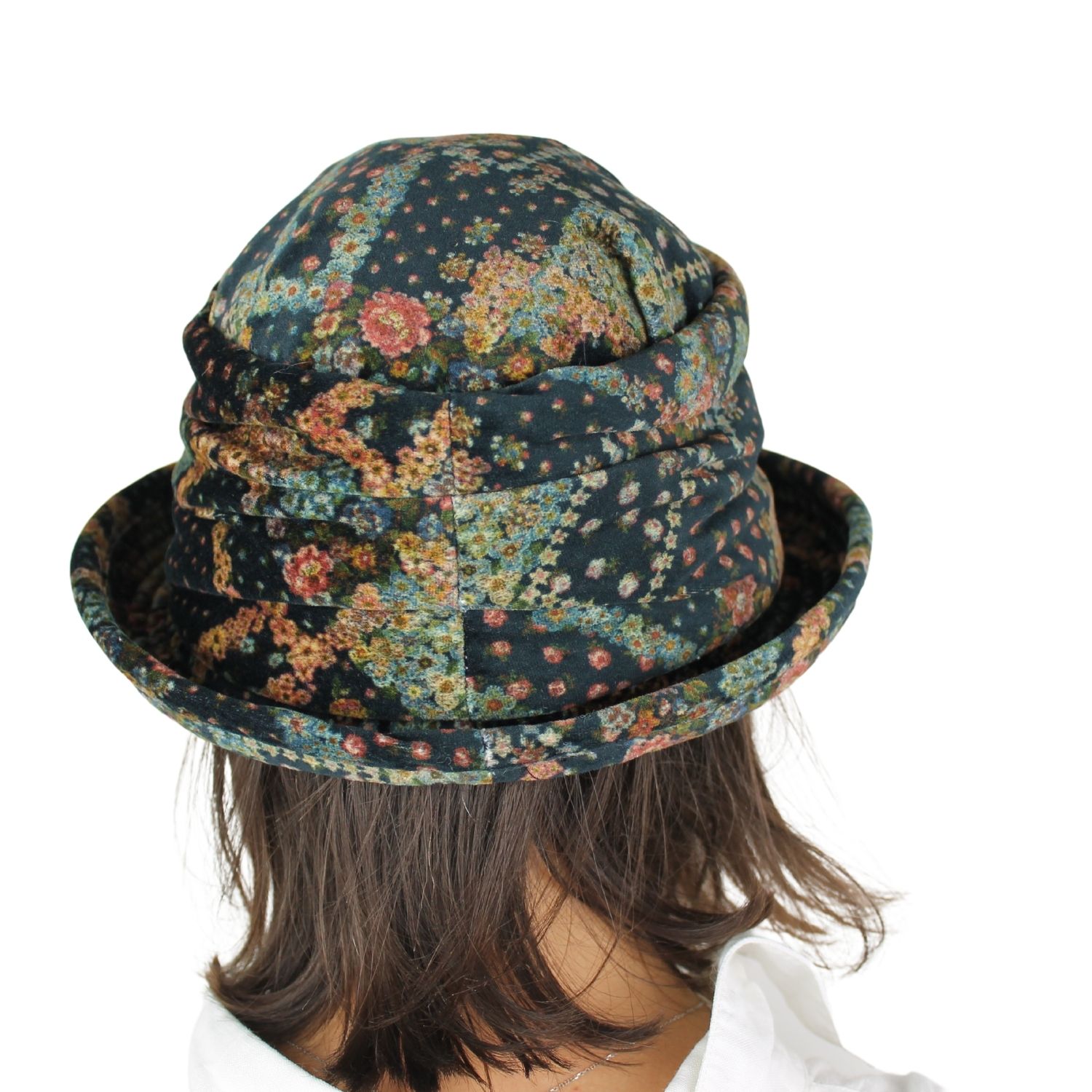 cappello-donna-marchio-grevi-in-velluto-fantasia-nero