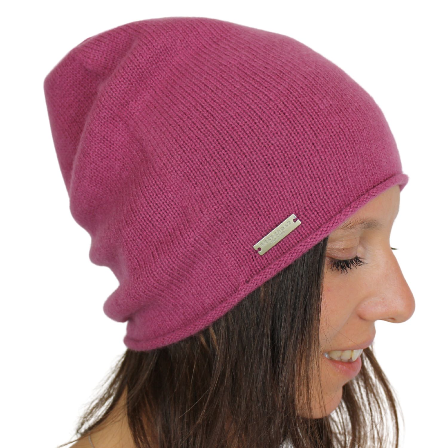 cappello modello beanie hat in puro cashmere colore magenta