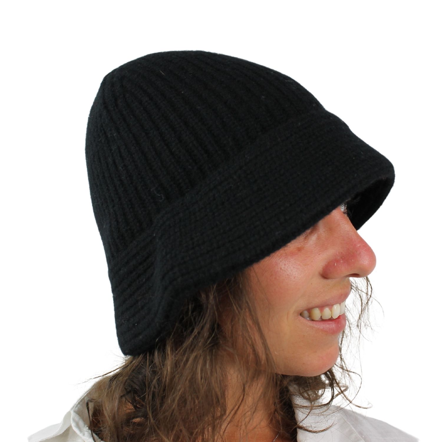 cloche-cappello-donna-in-lana-colore-nero