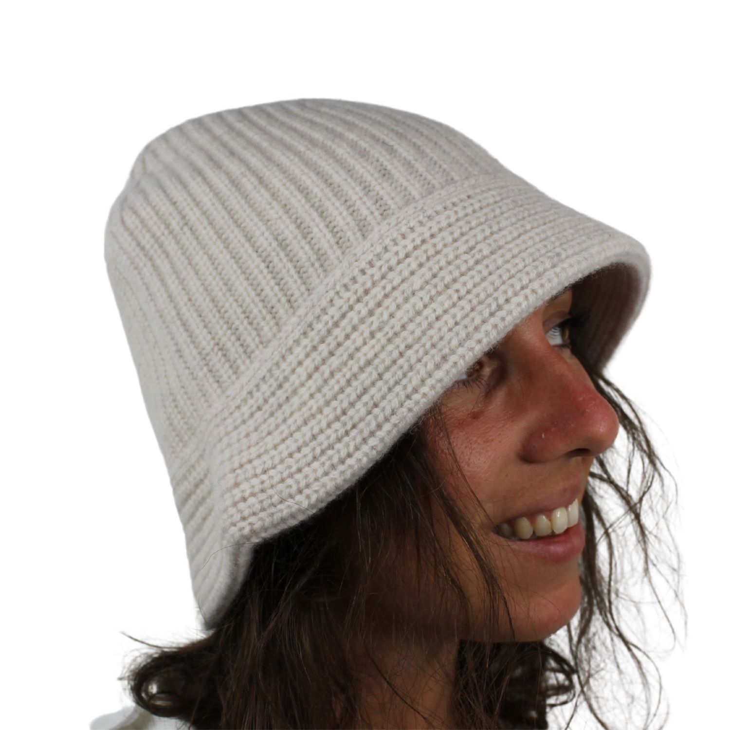 cloche-cappello-donna-in-lana-colore-panna