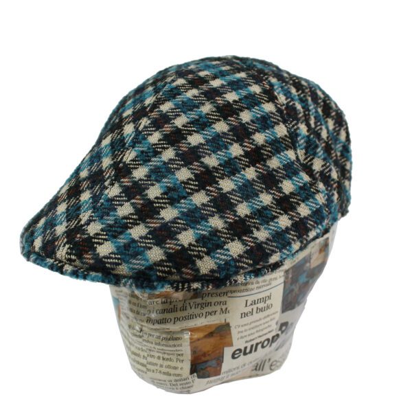 Berretto-T-Quadri-Turchese-Foto2