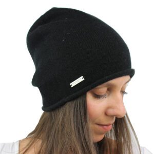 berretto-allungato-donna-modello-beanie-in-puro-cashmere-colore-nero