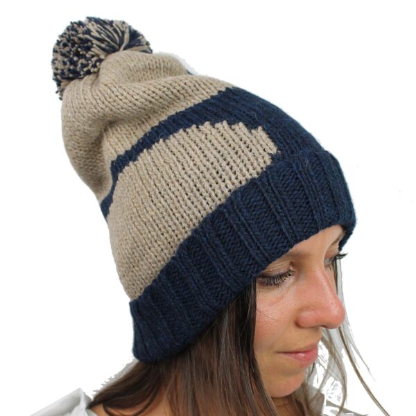Cappello-in-lana-maglia-con-pon-pon