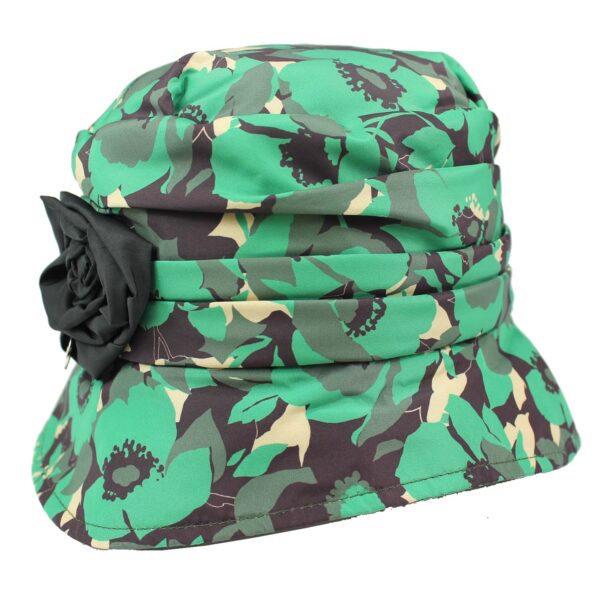 cappello-impermeabile-maculato-verde